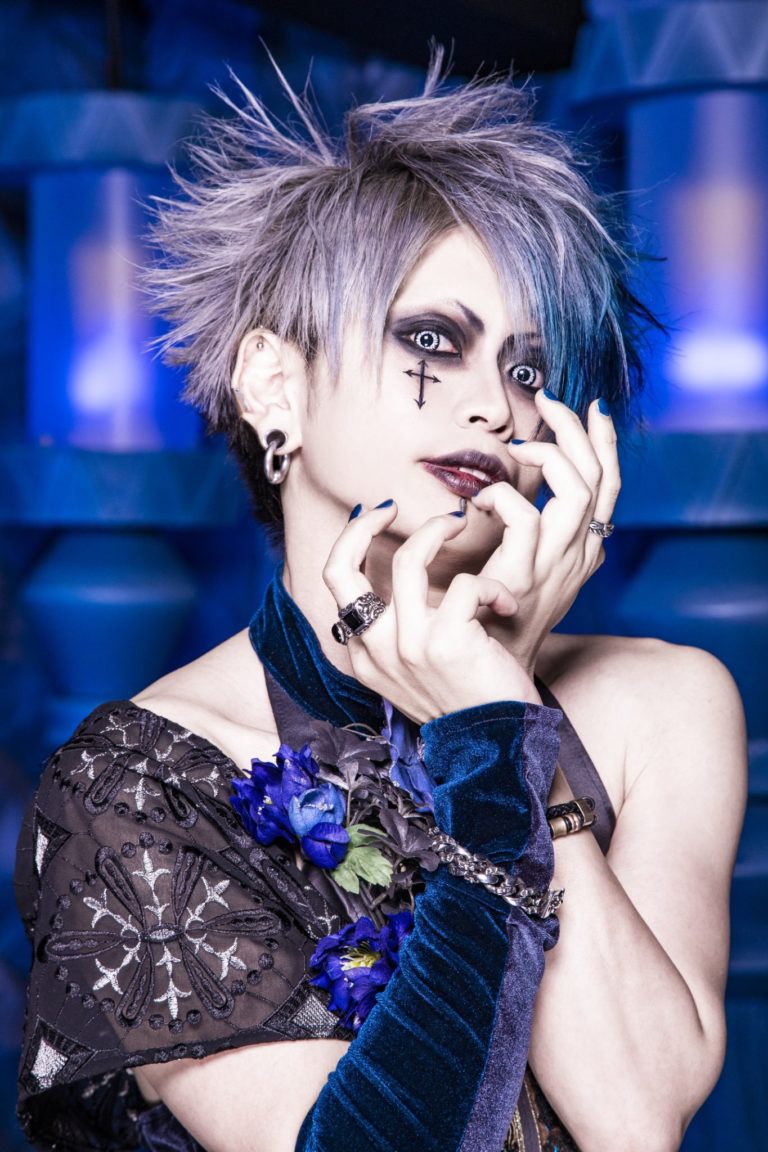 Neth Priere Cain Nouveau Single Et Nouveau Look New Single And New Look Crimson Lotus