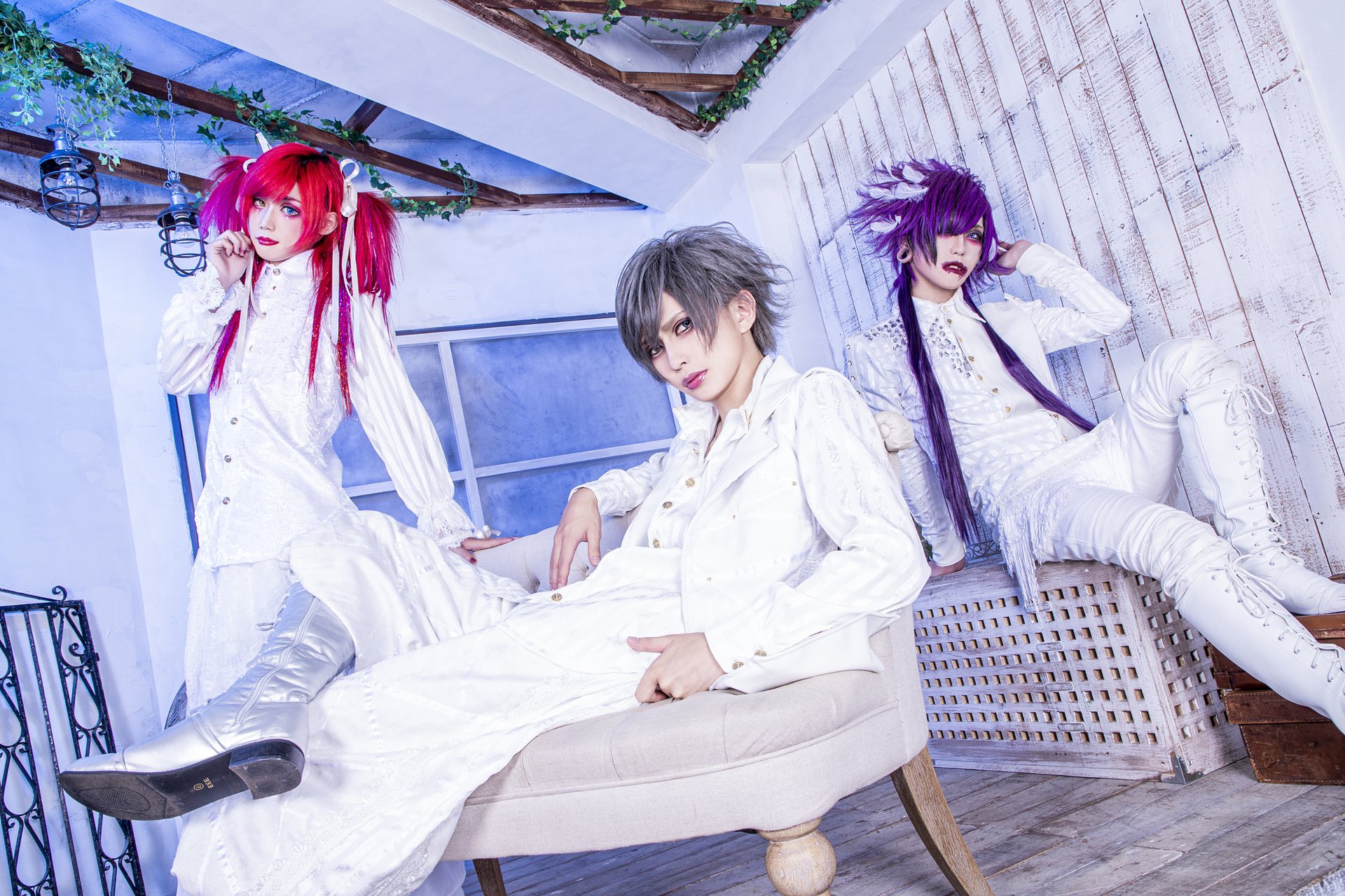 Z clear – New bassist, “Paint” single details, lyric video and new look