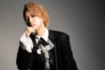 AKi - New mini album Vermillion, one-man tour and new look